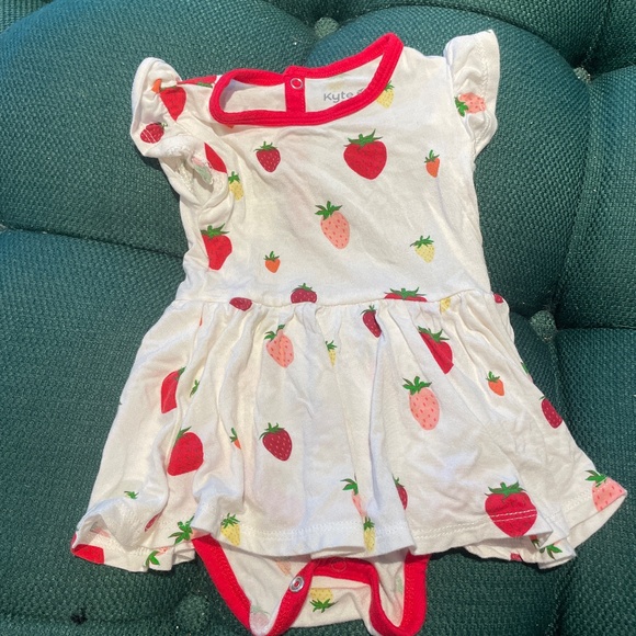 Kyte BABY Other - Kyte  Baby strawberry onesie